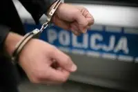 54-letni mężczyzna zatrzymany za składanie propozycji seksualnych dzieciom przez internet