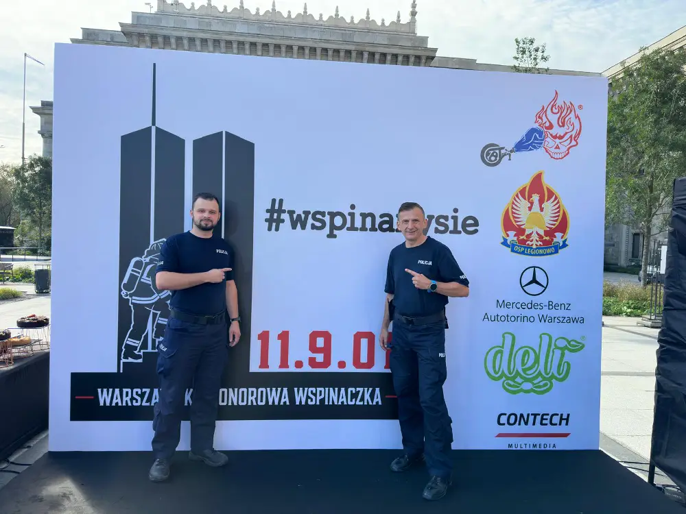 Udział policjantów z Wołomina w "Warszawskiej Honorowej Wspinaczce"